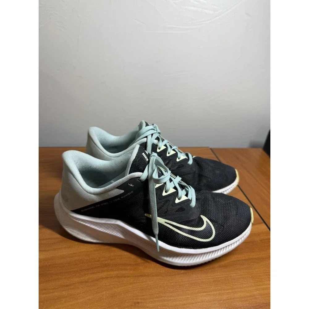 Nike womens quest